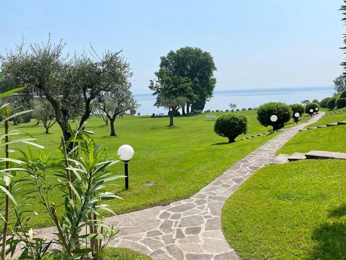 On The Beach Lake View Manerba del Garda Eksteriør billede