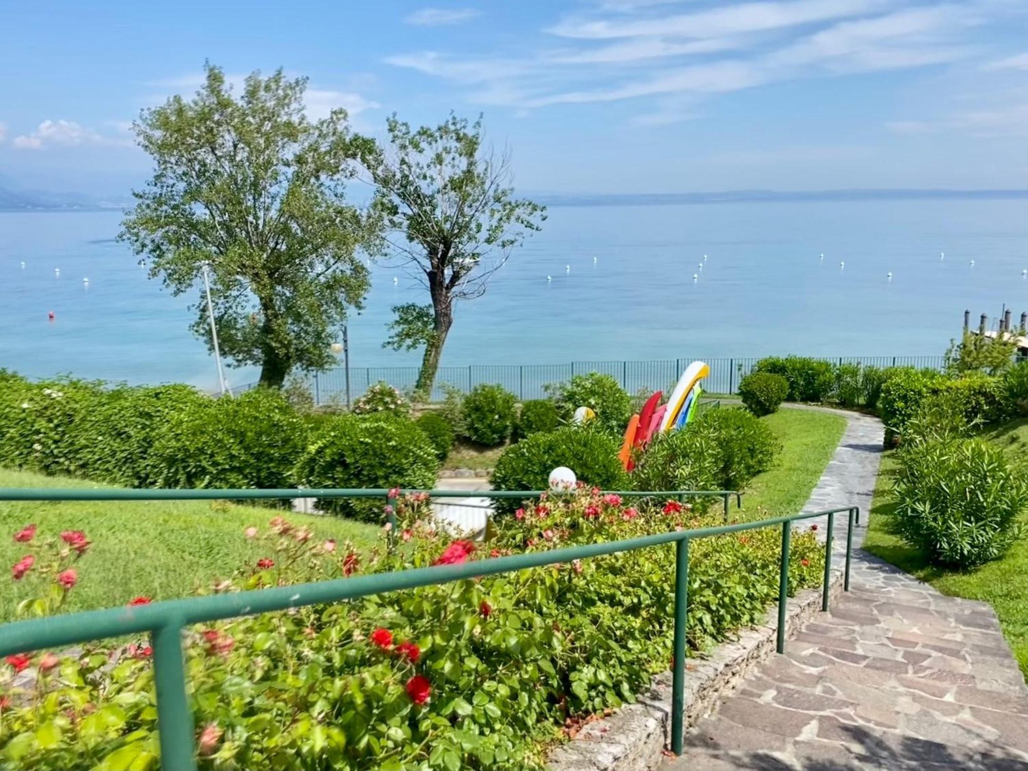 On The Beach Lake View Manerba del Garda Eksteriør billede