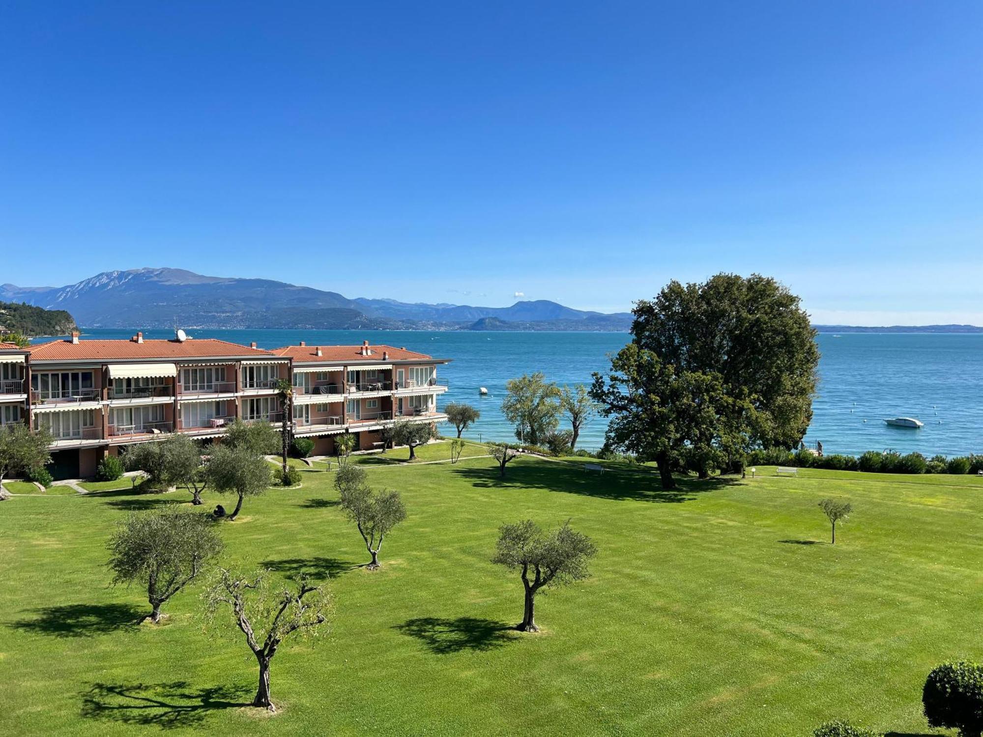 On The Beach Lake View Manerba del Garda Eksteriør billede